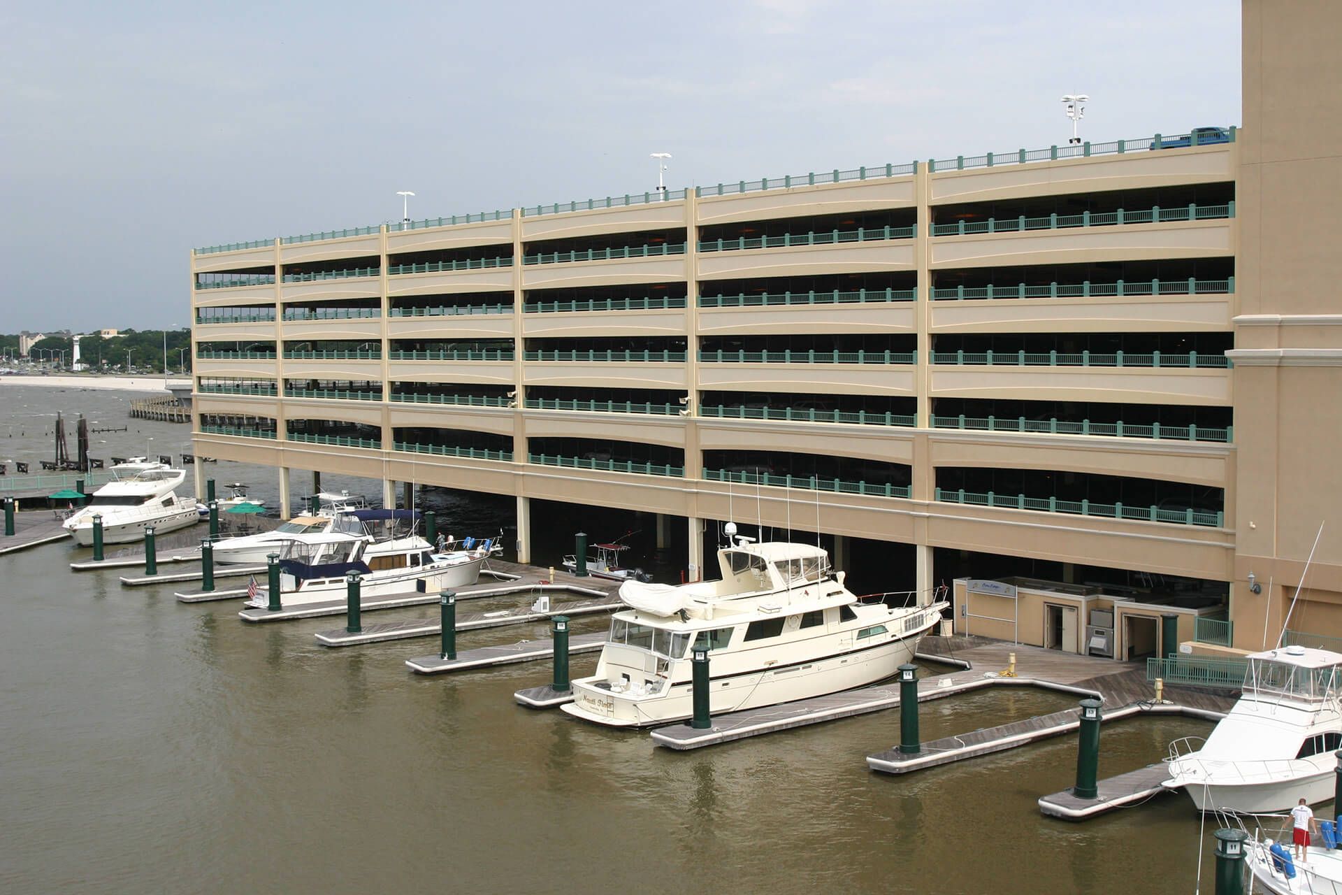 Semi-Submersible Barge System - Yates Construction